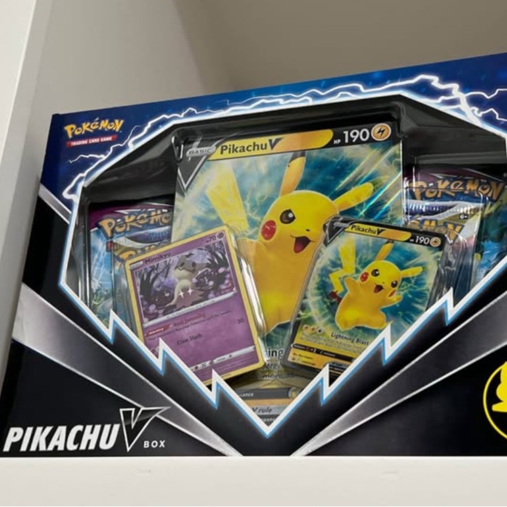 Pikachu V Box - Trading Card Game